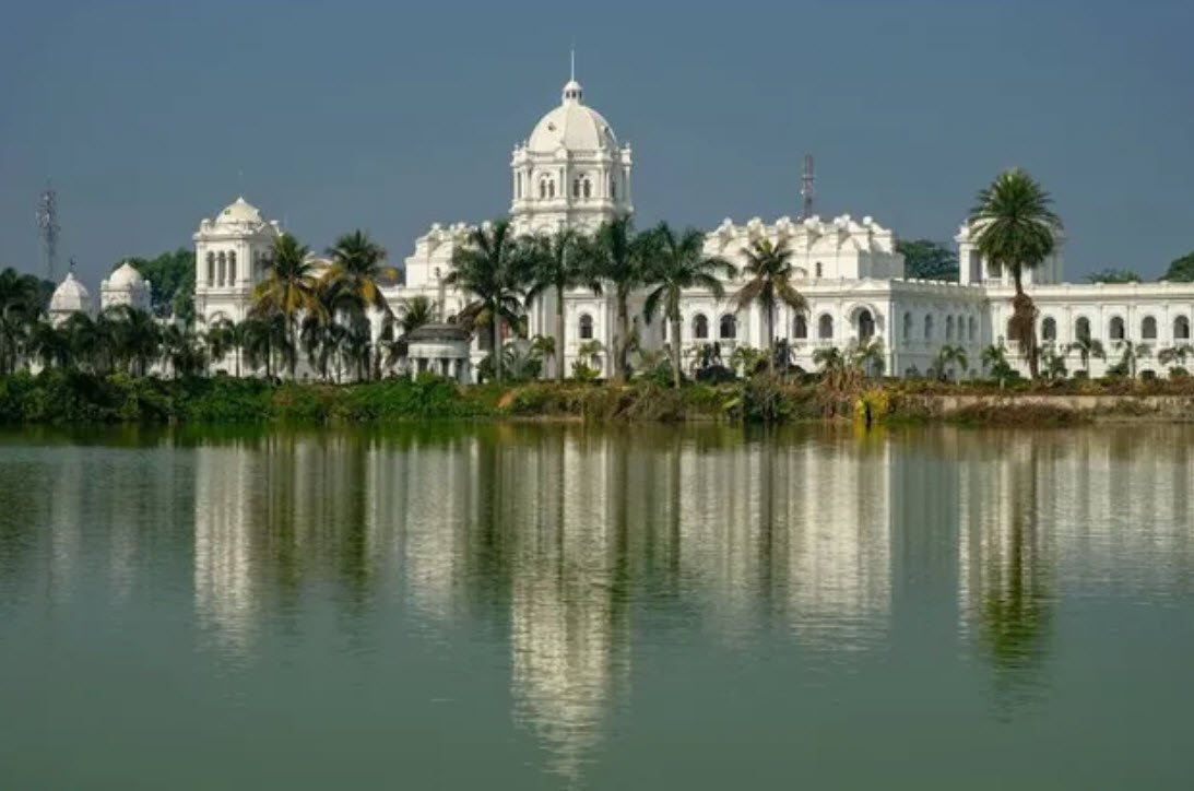 Rajbari Lake